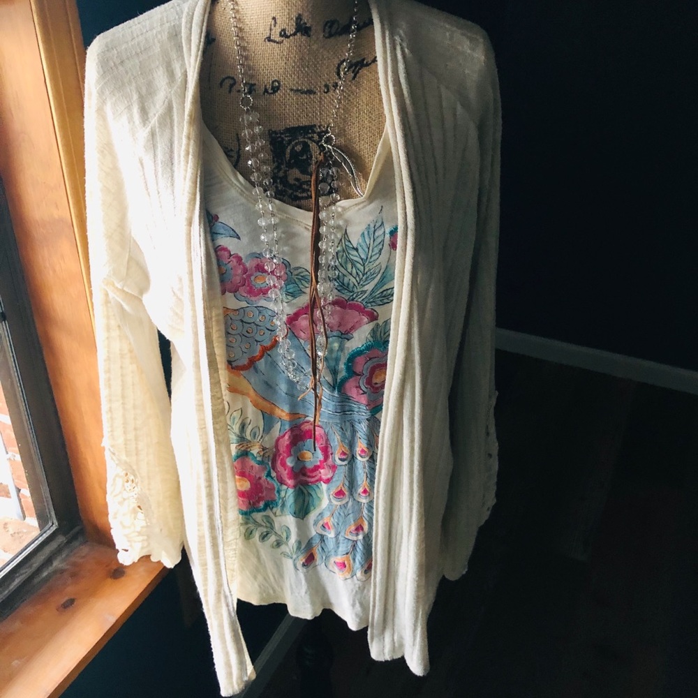 Simple T-Shirt Cardigan Francesca’s lace cuffs
